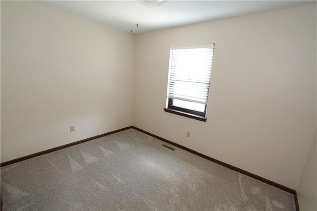 720 S Sheridan Road, Olathe, KS 66061