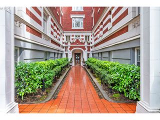 1811 Nw COUCH St 312, Portland, OR 97209