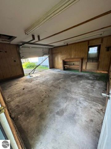 221 W Center Street, Alma, MI 48801