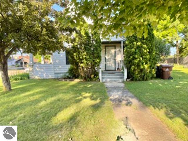 221 W Center Street, Alma, MI 48801