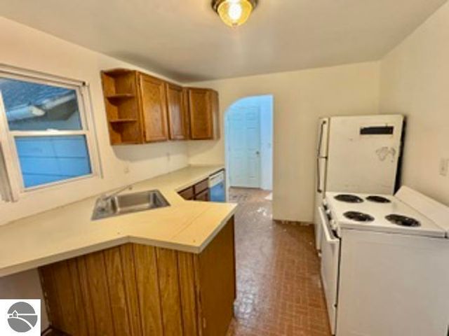 221 W Center Street, Alma, MI 48801