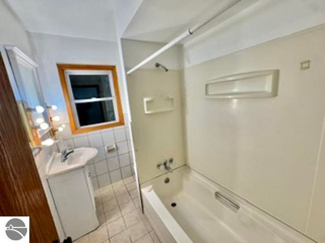 221 W Center Street, Alma, MI 48801