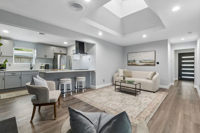10612 Estate Lane, Dallas, TX 75238