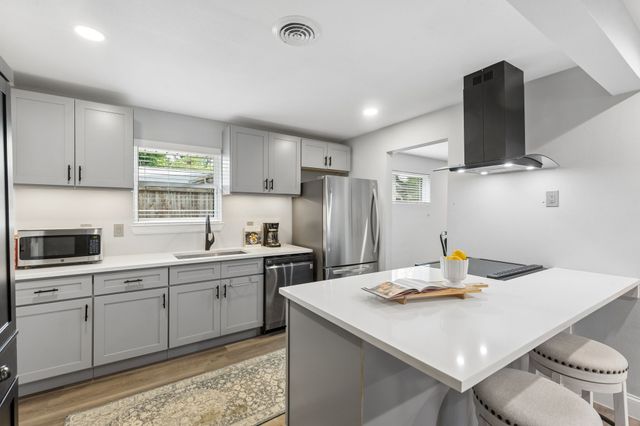 10612 Estate Lane, Dallas, TX 75238