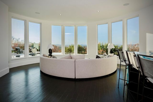 2204 Canonero DR, Austin, TX 78746