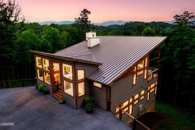 2234 Legend Drive, Sevierville, TN 37876