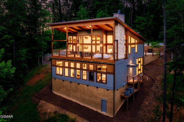 2234 Legend Drive, Sevierville, TN 37876