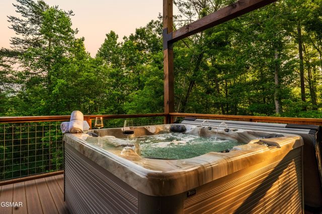 2234 Legend Drive, Sevierville, TN 37876