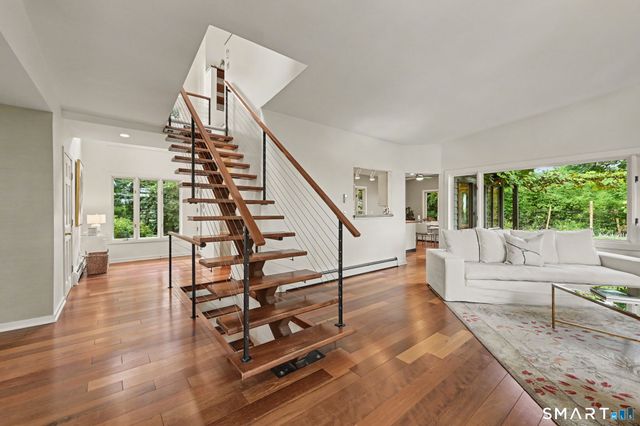 31 Splitrock Road, Norwalk, CT 06854