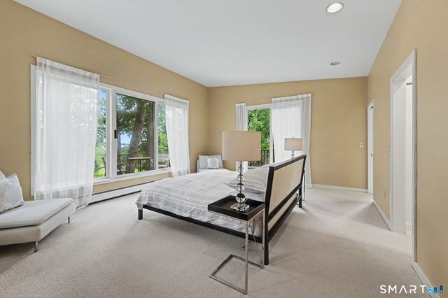 31 Splitrock Road, Norwalk, CT 06854