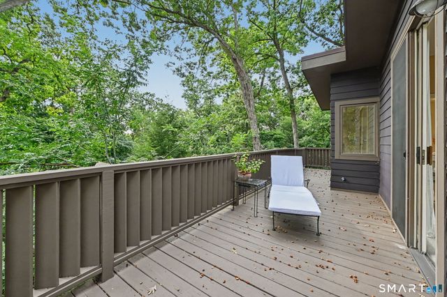 31 Splitrock Road, Norwalk, CT 06854