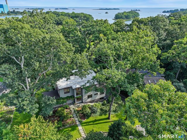 31 Splitrock Road, Norwalk, CT 06854