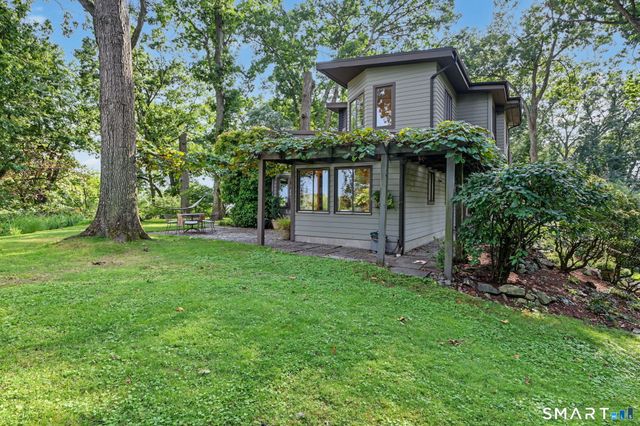 31 Splitrock Road, Norwalk, CT 06854