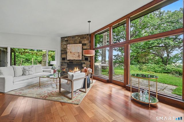 31 Splitrock Road, Norwalk, CT 06854