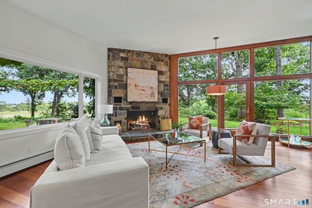 31 Splitrock Road, Norwalk, CT 06854