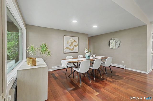 31 Splitrock Road, Norwalk, CT 06854