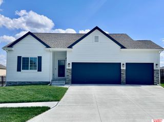 8215 N 175 Avenue, Bennington, NE 68007