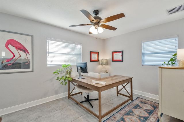 7330 17TH WAY N, St Petersburg, FL 33702