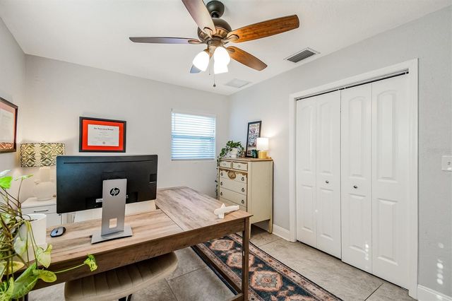 7330 17TH WAY N, St Petersburg, FL 33702