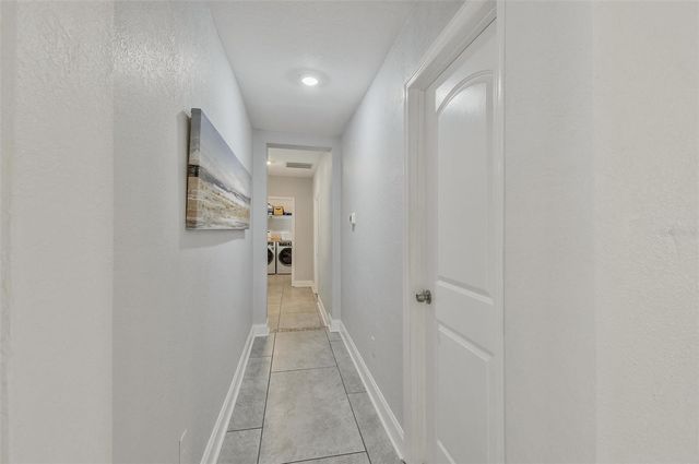 7330 17TH WAY N, St Petersburg, FL 33702