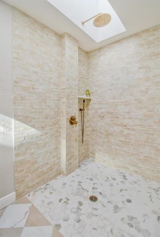 7330 17TH WAY N, St Petersburg, FL 33702