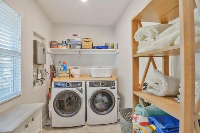 7330 17TH WAY N, St Petersburg, FL 33702