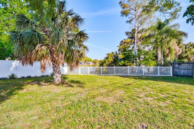 7330 17TH WAY N, St Petersburg, FL 33702