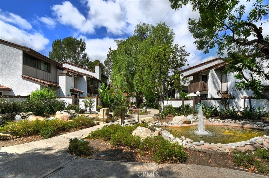 Image 1 of property listing at 6265 Canoga 53, Woodland Hills, CA 91367