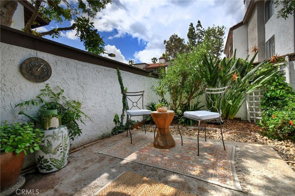 Image 12 of property listing at 6265 Canoga 53, Woodland Hills, CA 91367