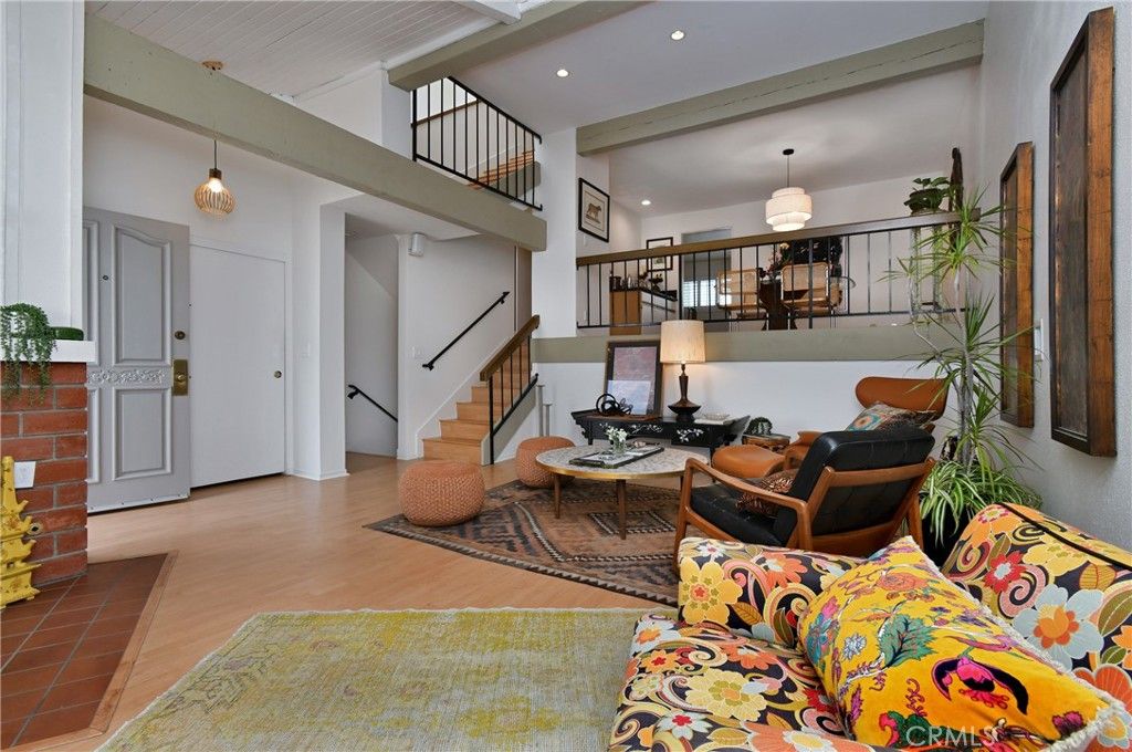 Image 17 of property listing at 6265 Canoga 53, Woodland Hills, CA 91367