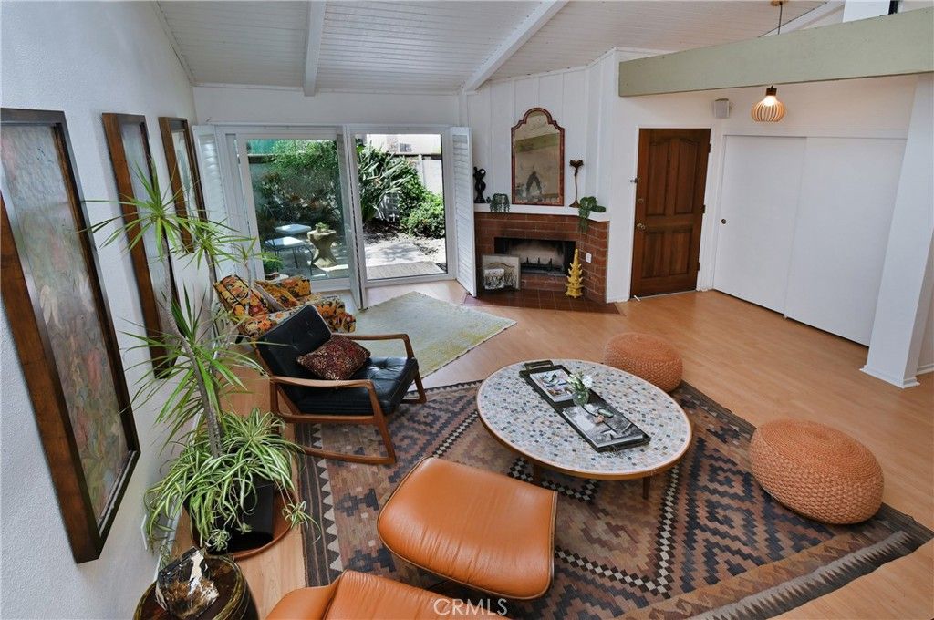 Image 19 of property listing at 6265 Canoga 53, Woodland Hills, CA 91367
