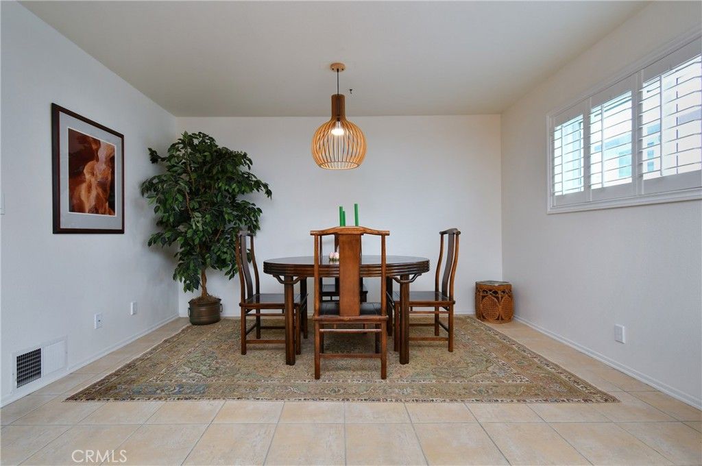 Image 27 of property listing at 6265 Canoga 53, Woodland Hills, CA 91367