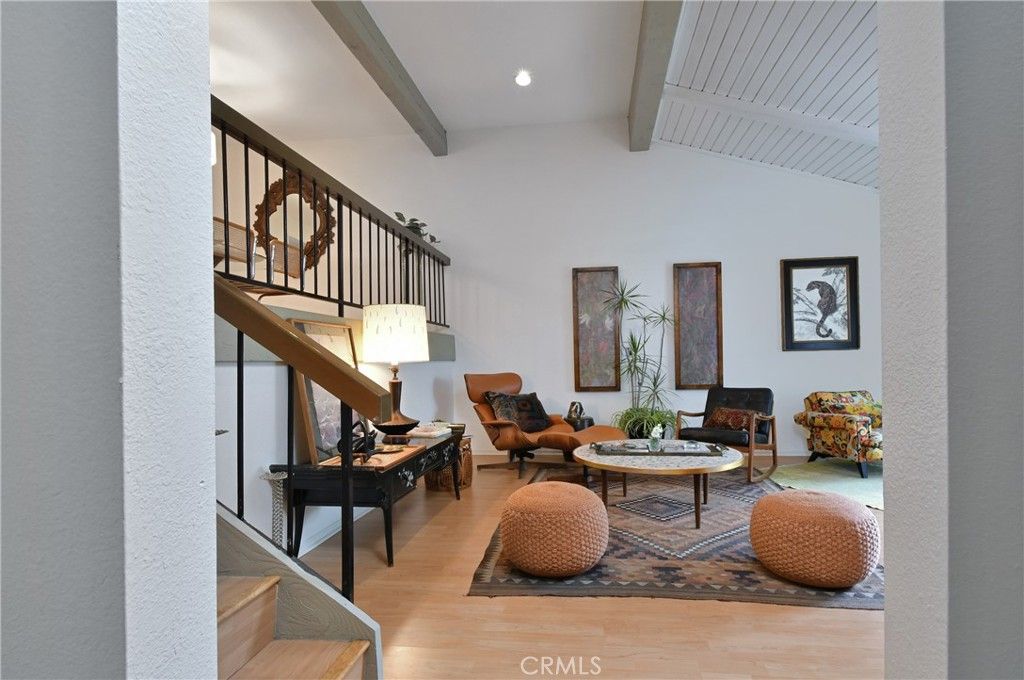 Image 6 of property listing at 6265 Canoga 53, Woodland Hills, CA 91367