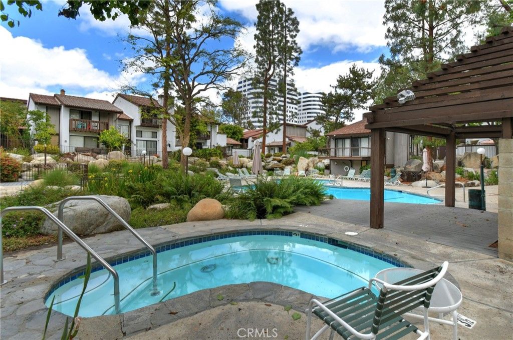 Image 61 of property listing at 6265 Canoga 53, Woodland Hills, CA 91367