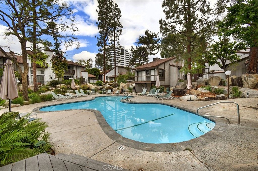 Image 62 of property listing at 6265 Canoga 53, Woodland Hills, CA 91367