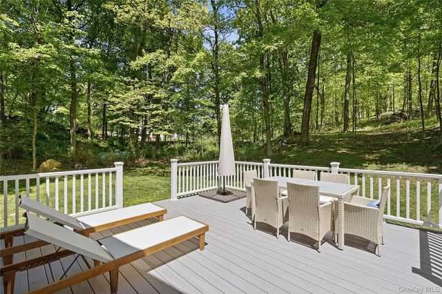 61 Cliffside Lane, Mount Kisco, NY 10549