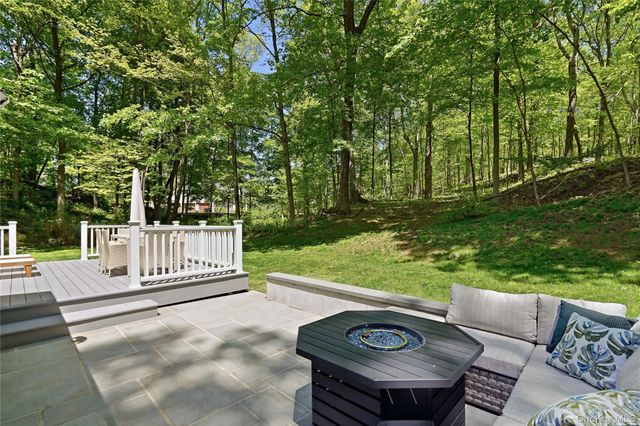 61 Cliffside Lane, Mount Kisco, NY 10549