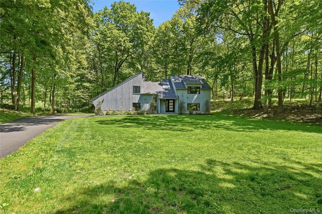 61 Cliffside Lane, Mount Kisco, NY 10549