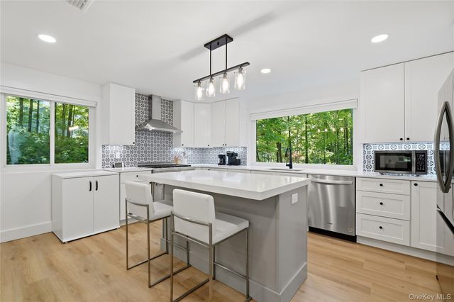 61 Cliffside Lane, Mount Kisco, NY 10549