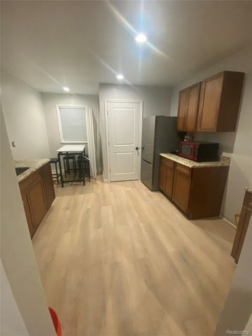 5594 Greenway Street, Detroit, MI 48204