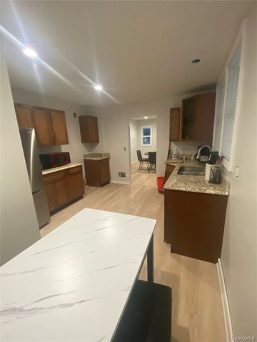 5594 Greenway Street, Detroit, MI 48204