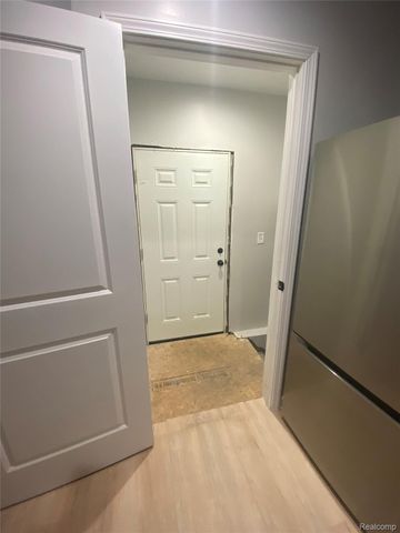 5594 Greenway Street, Detroit, MI 48204