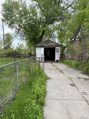5594 Greenway Street, Detroit, MI 48204