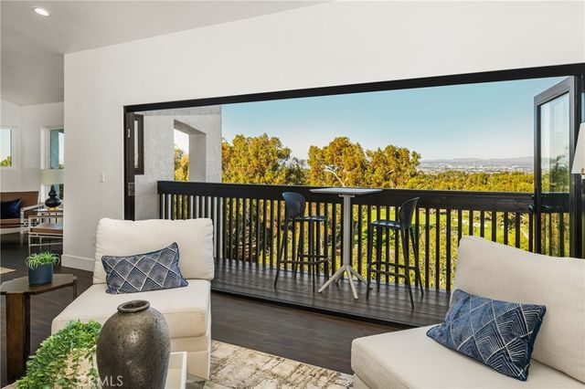 5 Yellow Brick Road, Rancho Palos Verdes, CA 90275