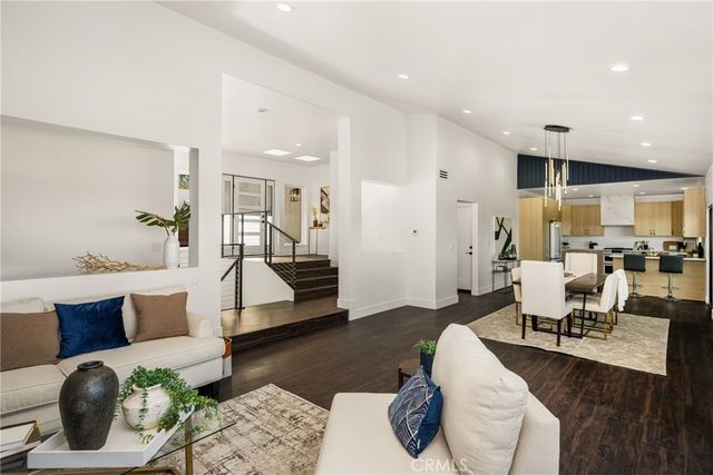 5 Yellow Brick Road, Rancho Palos Verdes, CA 90275