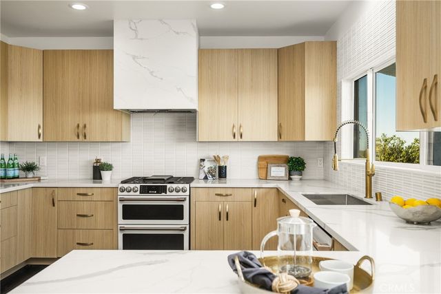 5 Yellow Brick Road, Rancho Palos Verdes, CA 90275