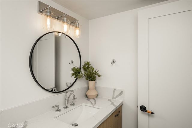 5 Yellow Brick Road, Rancho Palos Verdes, CA 90275