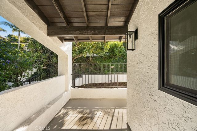 5 Yellow Brick Road, Rancho Palos Verdes, CA 90275