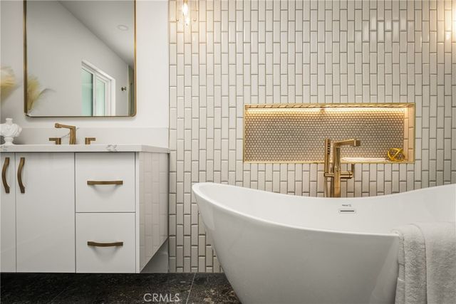 5 Yellow Brick Road, Rancho Palos Verdes, CA 90275