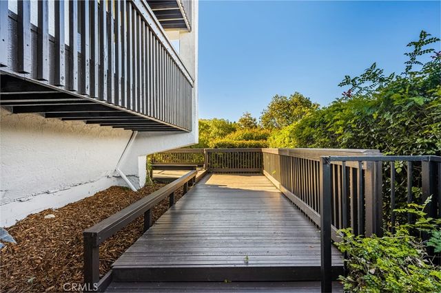 5 Yellow Brick Road, Rancho Palos Verdes, CA 90275